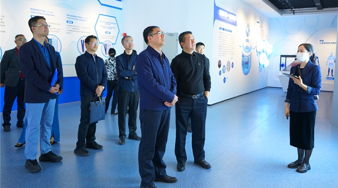 广州市人民政府副市长赖志鸿一行莅临bg视讯大游生物调研指导